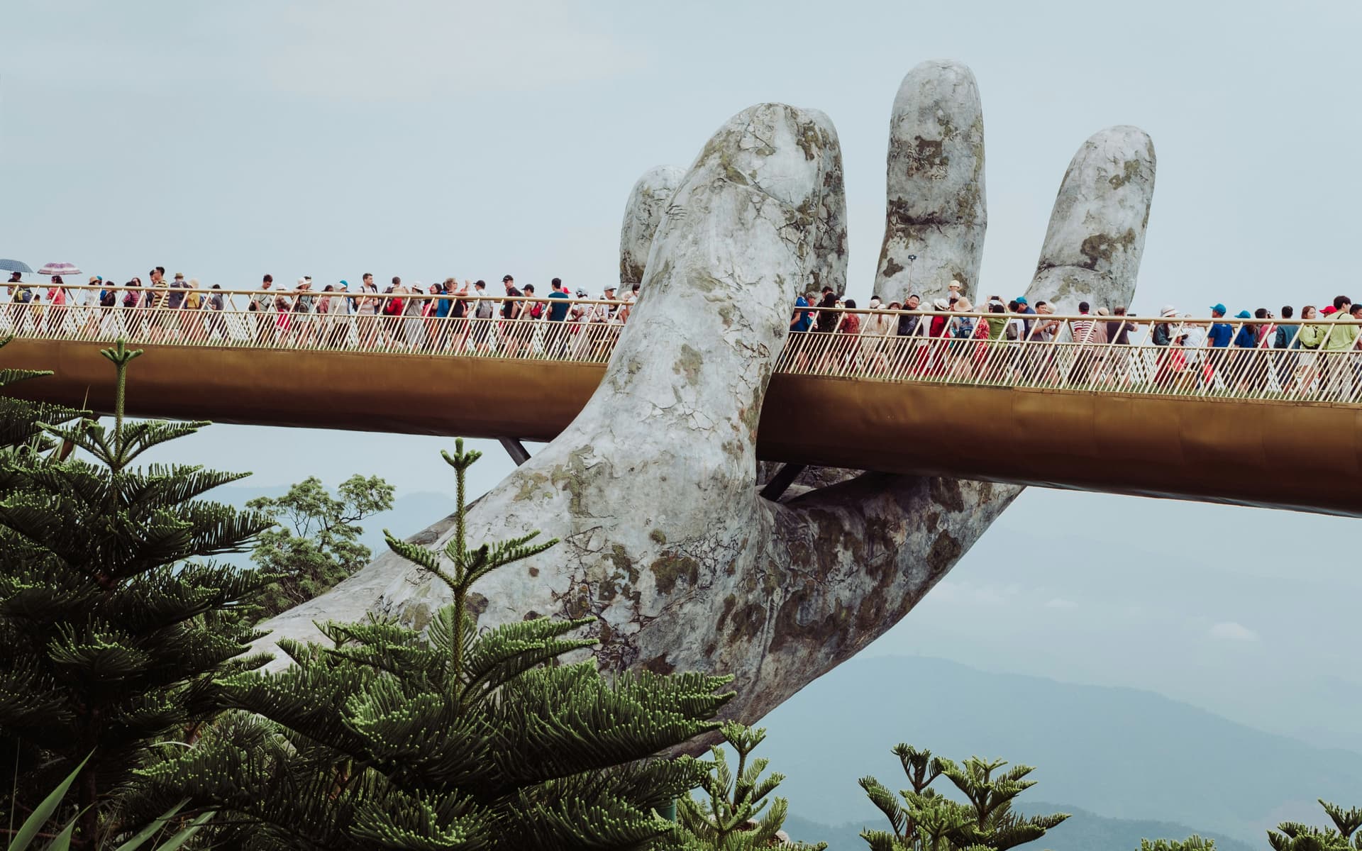 Da Nang Travel Guide: Beaches, Ba Na Hills & Golden Bridge