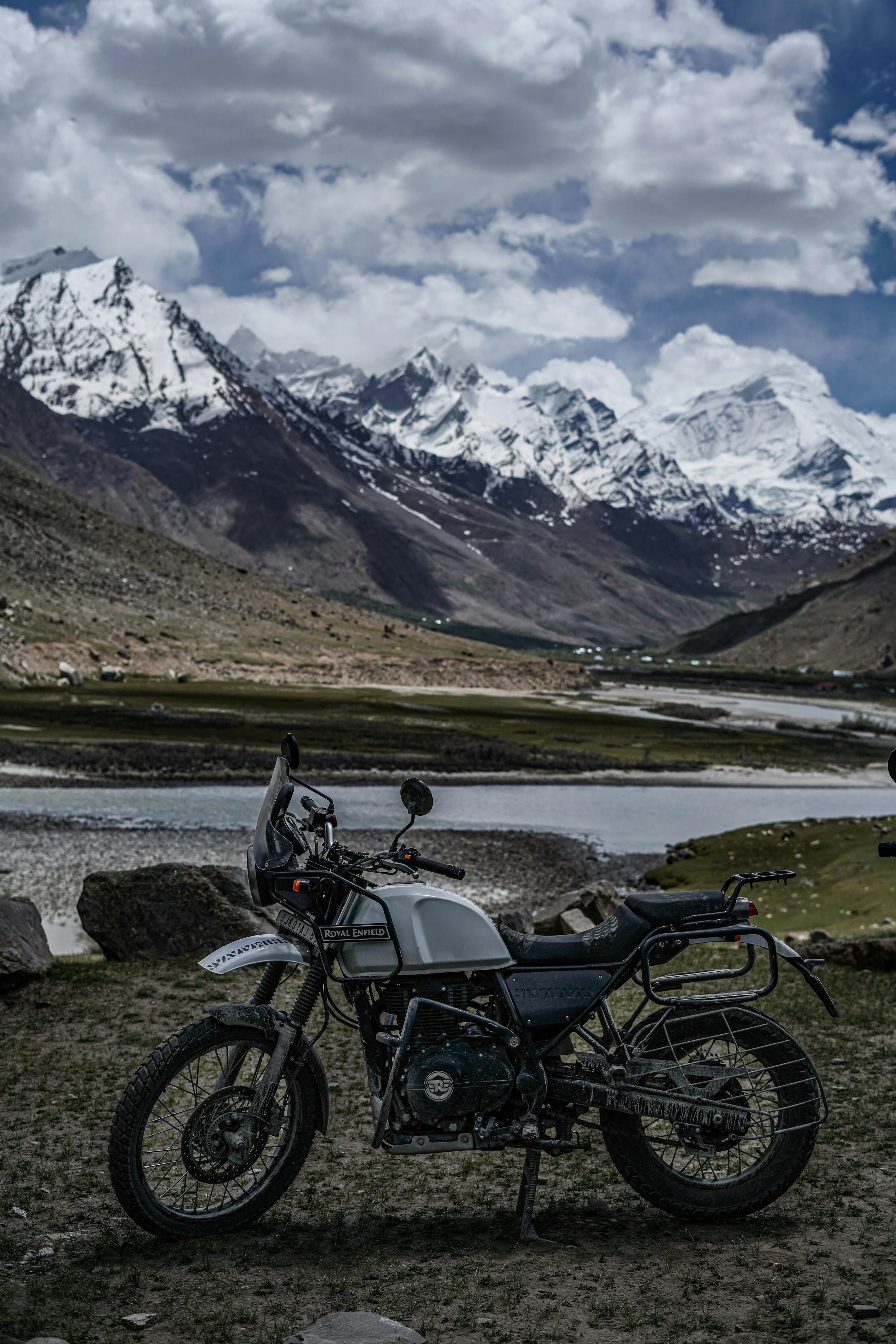 11 Days Ladakh Tour Package with Umling La | Manali Leh Srinagar