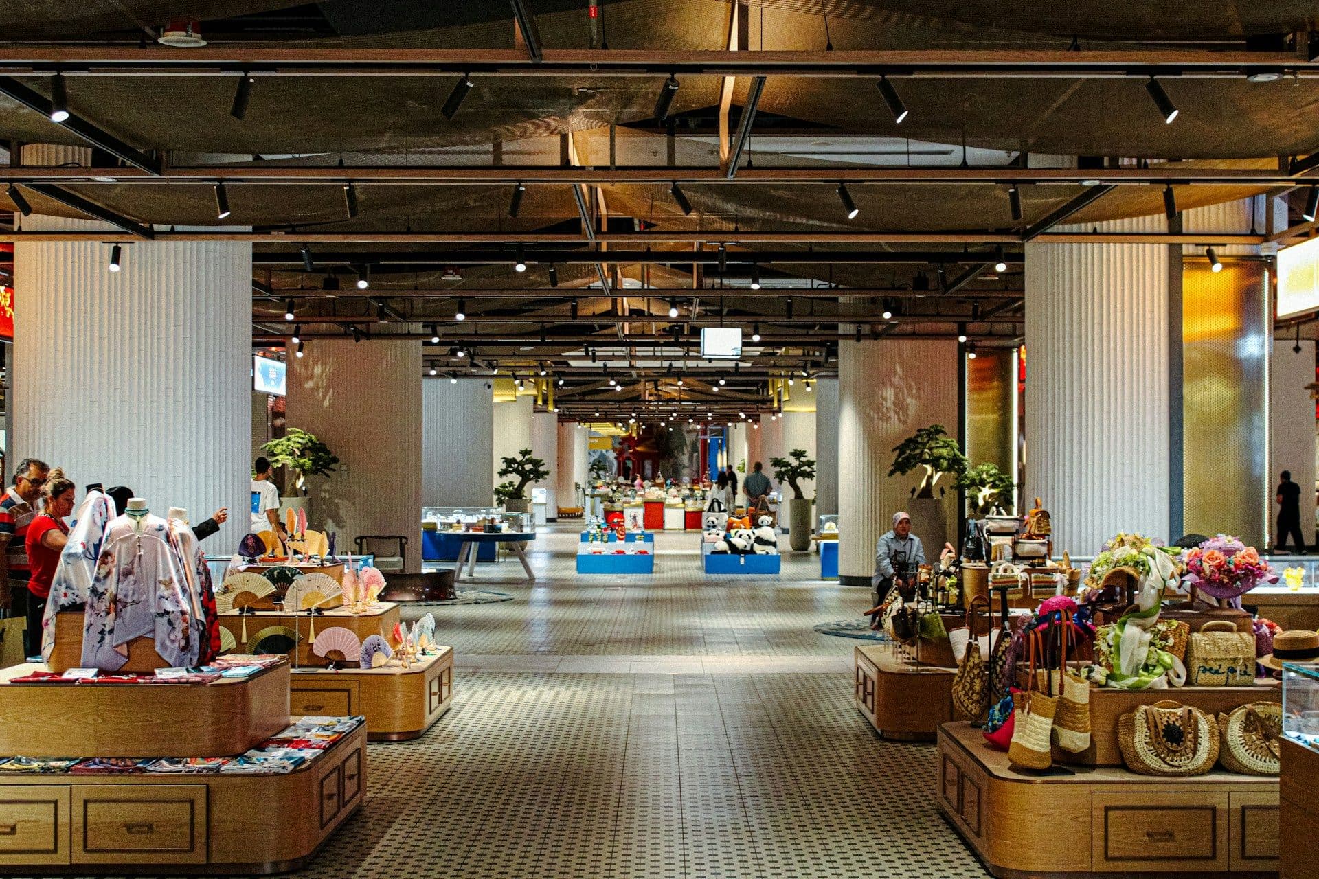 Dubai Shopping Guide: Best Places to Shop & What to Buy