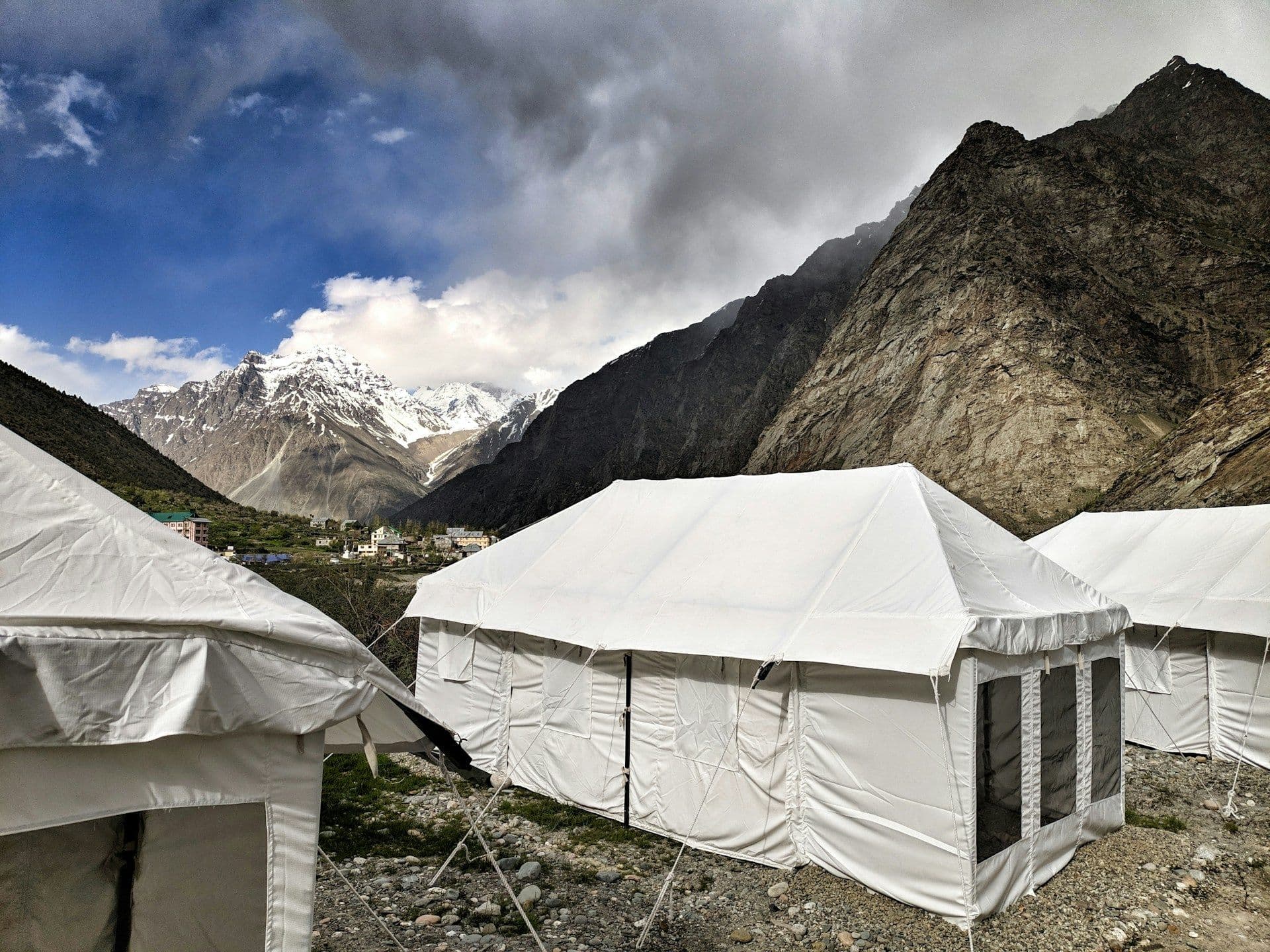 Jispa Travel Guide: High-Altitude Stays, Manali–Leh Highway & Himalayan Road Trips