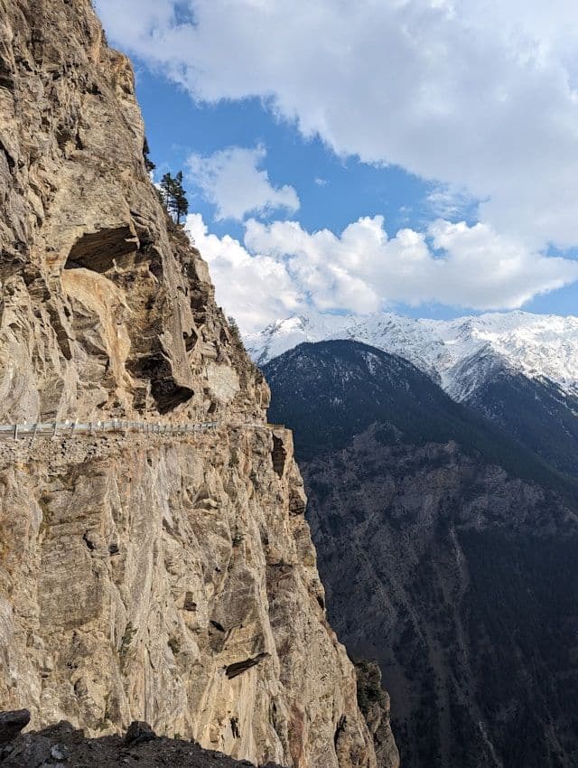 Kalpa Travel Guide: Kinnaur Kailash Views, Snowfall & Slow Himalayan Stays