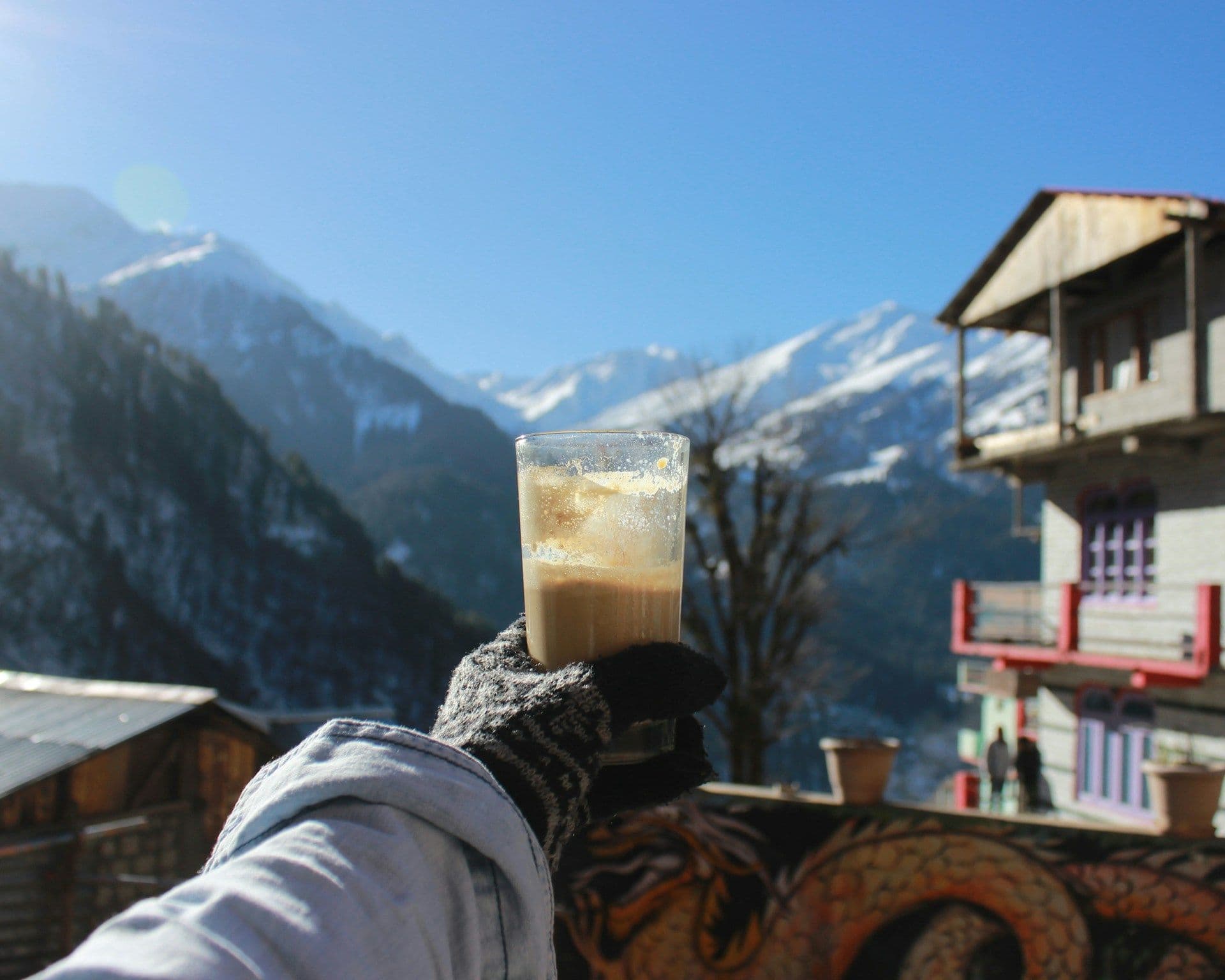 Tosh Travel Guide: Snowfall, Cafés & Backpacking in Parvati Valley