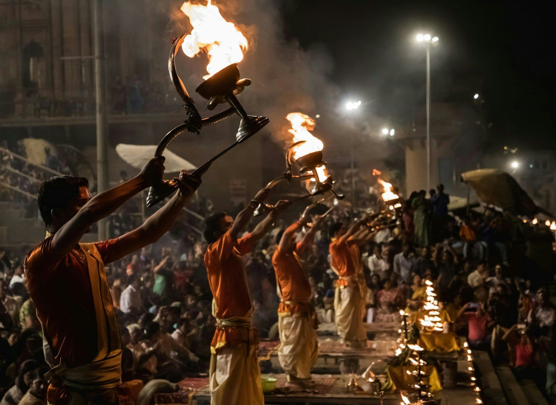 Varanasi Ghats Guide: Best Ghats, Experiences & Walking Route