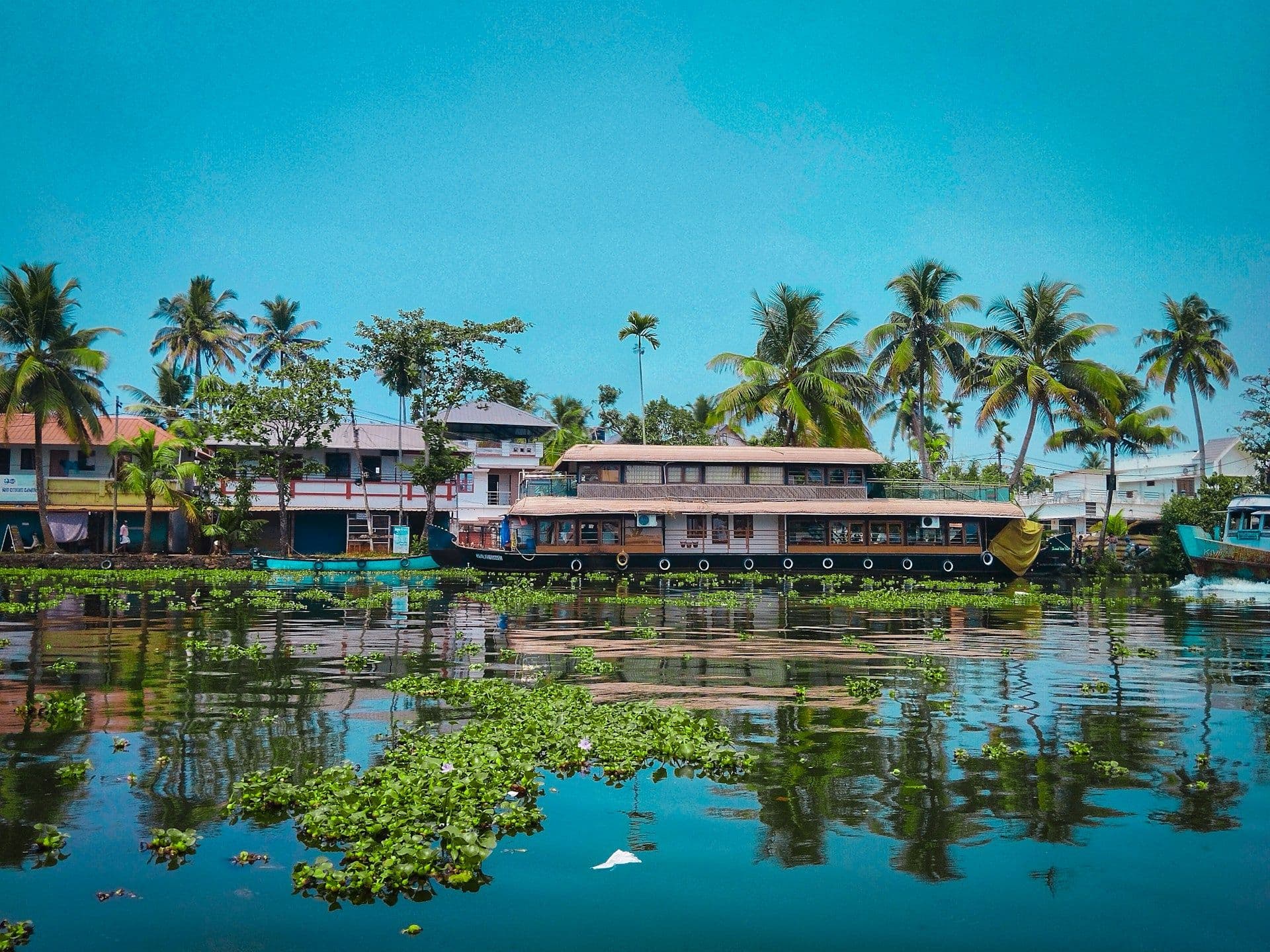 Kerala Couple Trip – 6 Nights 7 Days Romantic Getaway