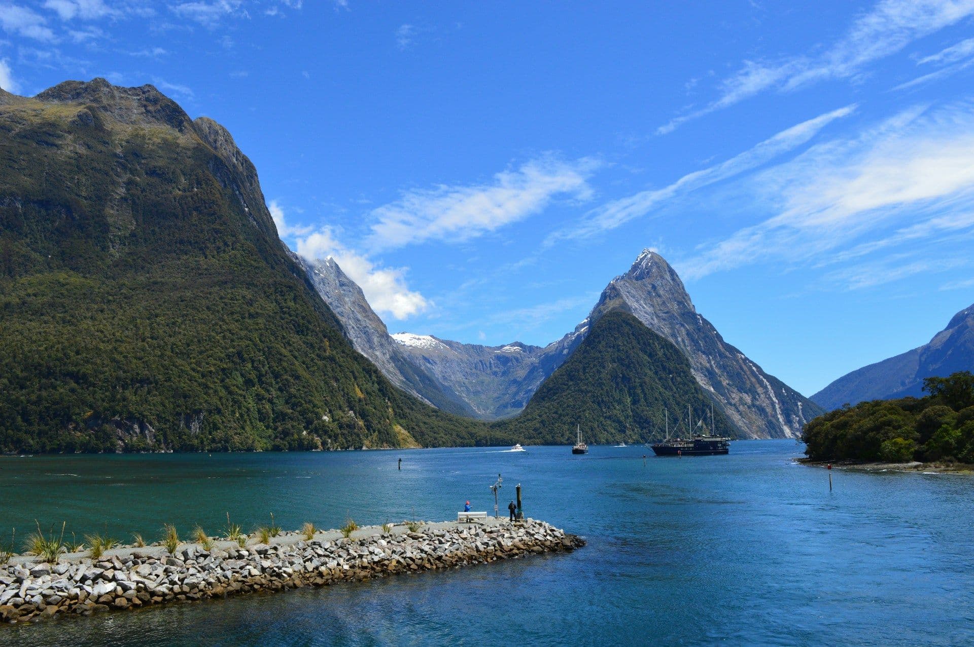 7 Days New Zealand Trip: Hobbiton, Milford Sound & Queenstown Highlights