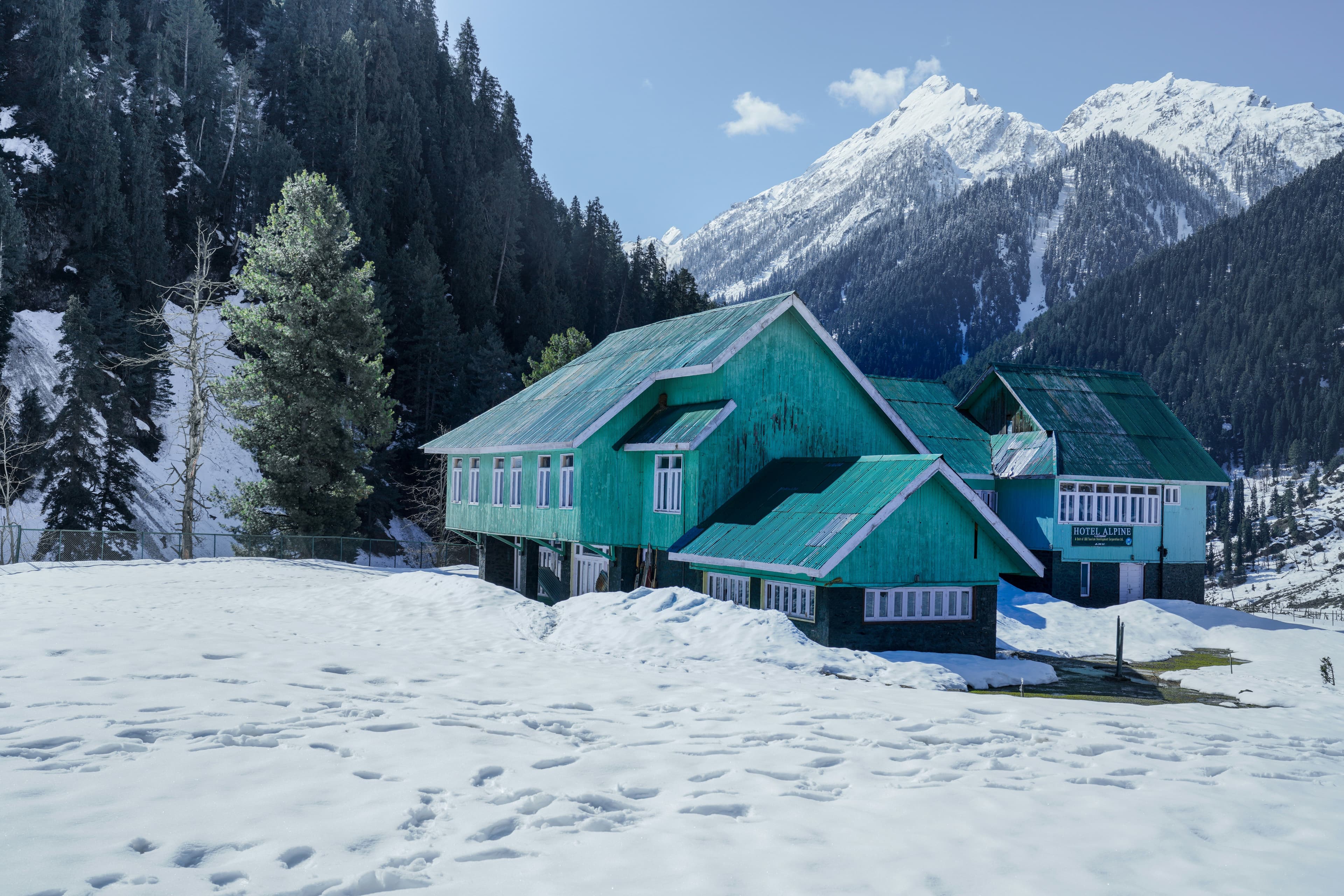 5-Day Dreamy Kashmir Honeymoon Getaway