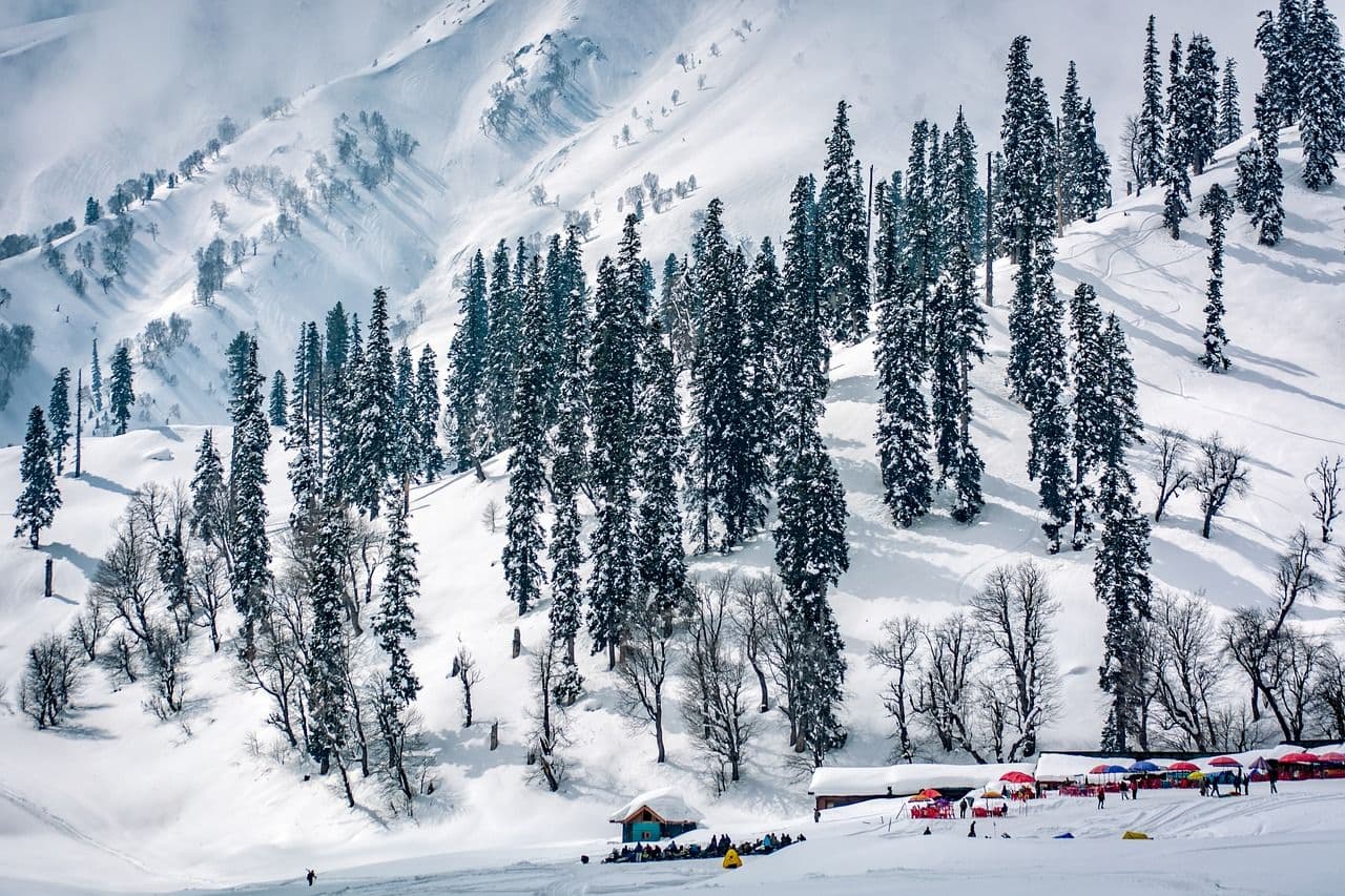 Kashmir in Winter: A Magical Snow-Capped Paradise