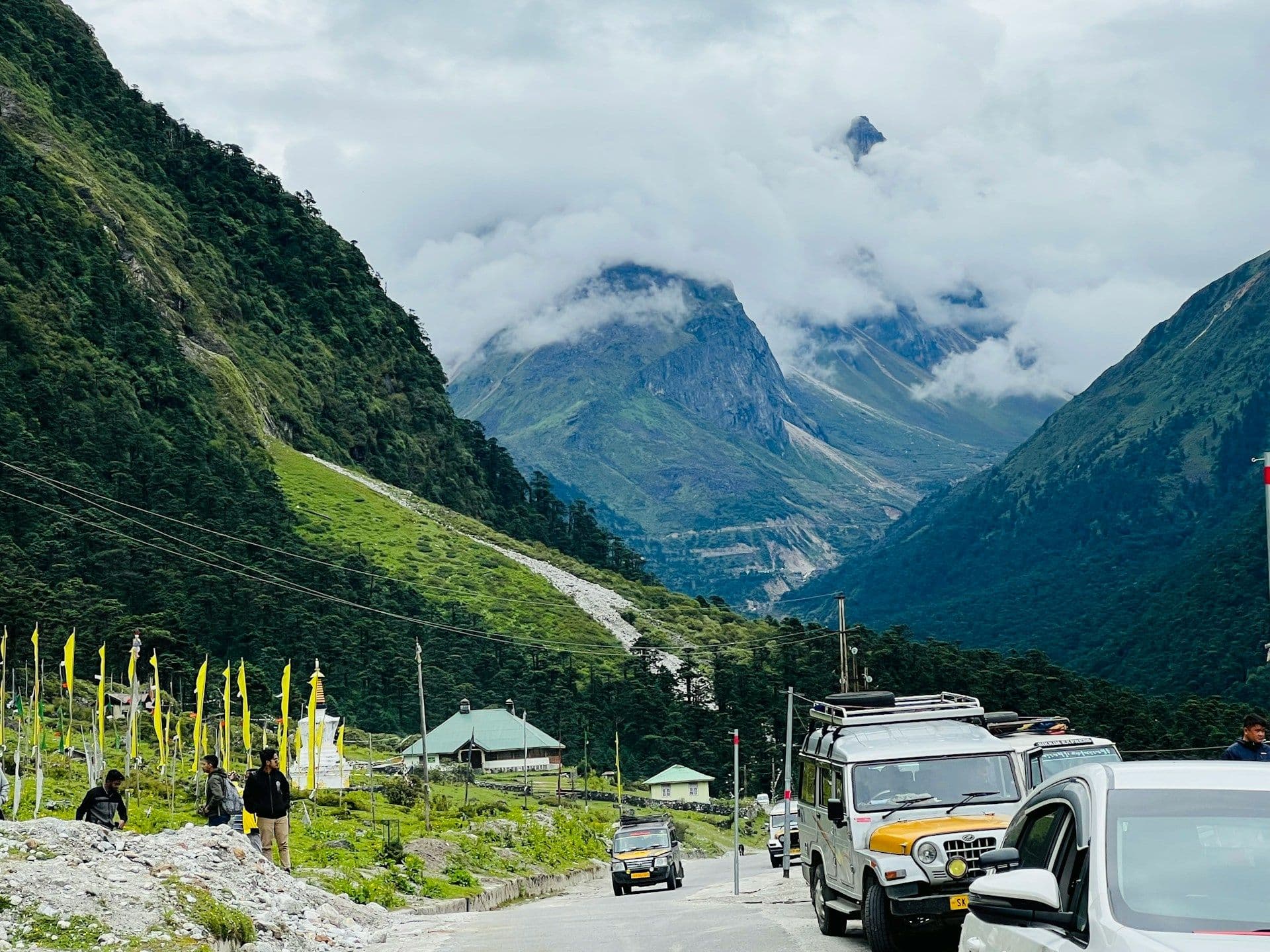 Sikkim Tour with Pelling and Darjeeling